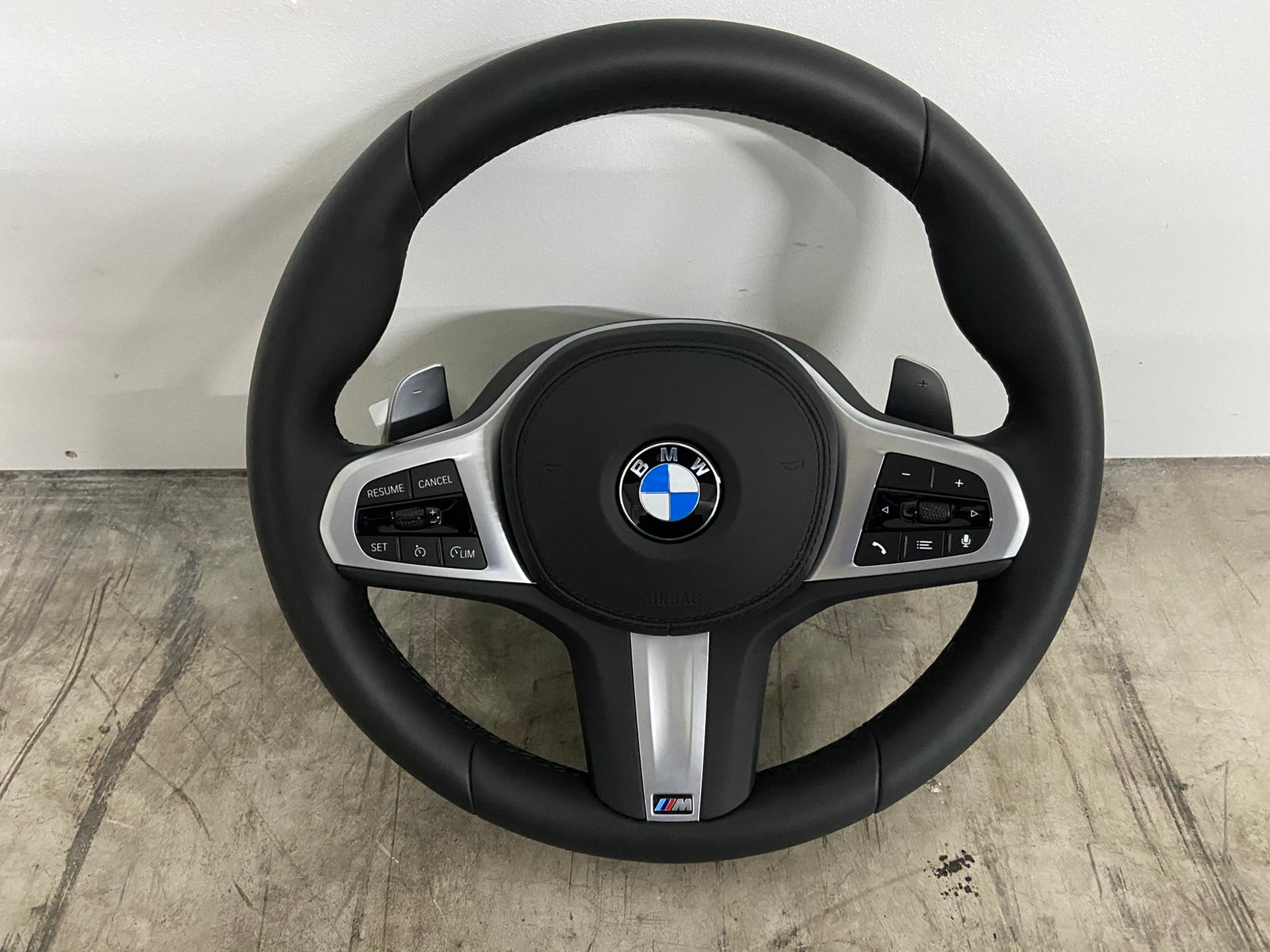 cache-central-bmw-individual-volant-sport-multifonction